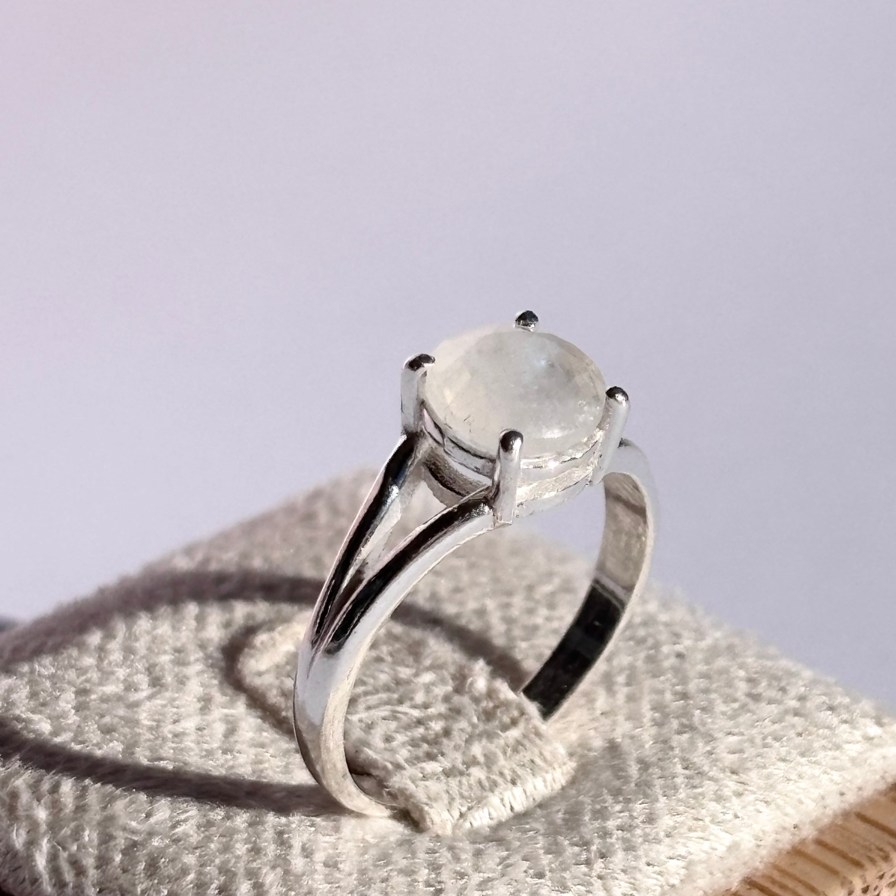 Anillo plata de ley piedra luna